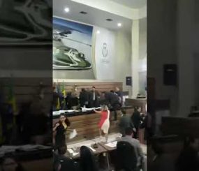Vídeo – Confusão na Câmara de Vereadores de Macapá agora