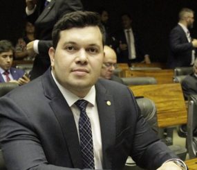 Acácio Favacho quer dispensa de declaração de saída temporária para veículos em territórios fora da Área de Livre Comércio