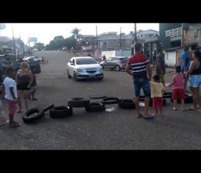 Vídeo – Protesto agora no bairro Santa Inês