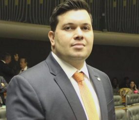 Acácio Favacho tem pressa pela aprovação de projeto que assegura direitos aos beneficiários de plano de saúde
