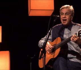 Muito romântico – Caetano Veloso