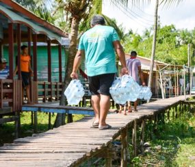 SOS Bailique: Prefeitura de Macapá envia 117 mil litros de água potável às comunidades