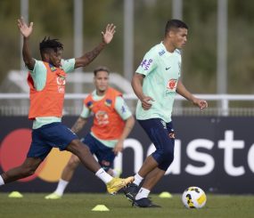 Seleção Brasileira faz primeiro treino na França