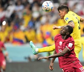 Equador derrota o Catar na abertura da Copa