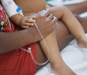 15 recém-nascidos estão internados na maternidade Mãe Luzia com sintomas gripais