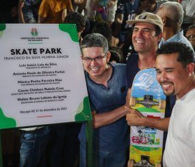 Randolfe, Furlan, Bob Burnquist e Dani Vitória reúnem centenas de pessoas na entrega de Skate Park localizado na orla do Amazonas